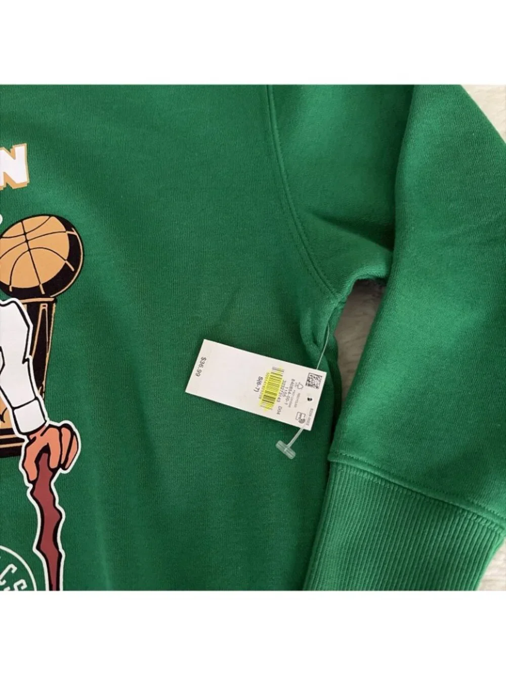 Old Navy NBA Boston Celtics Pullover Sweater NWT 6/7 Small Boys